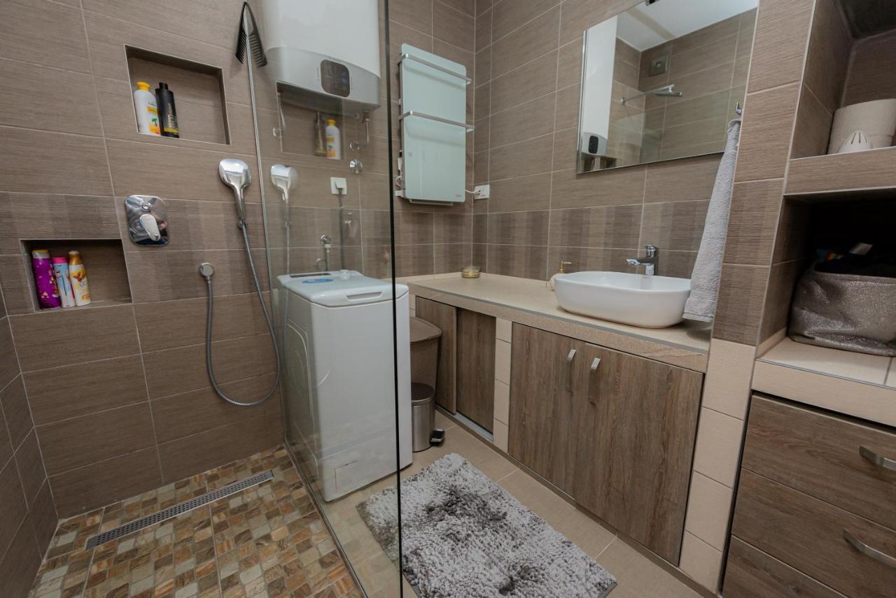 Sea Front 171 Apartment Kotor Exterior photo