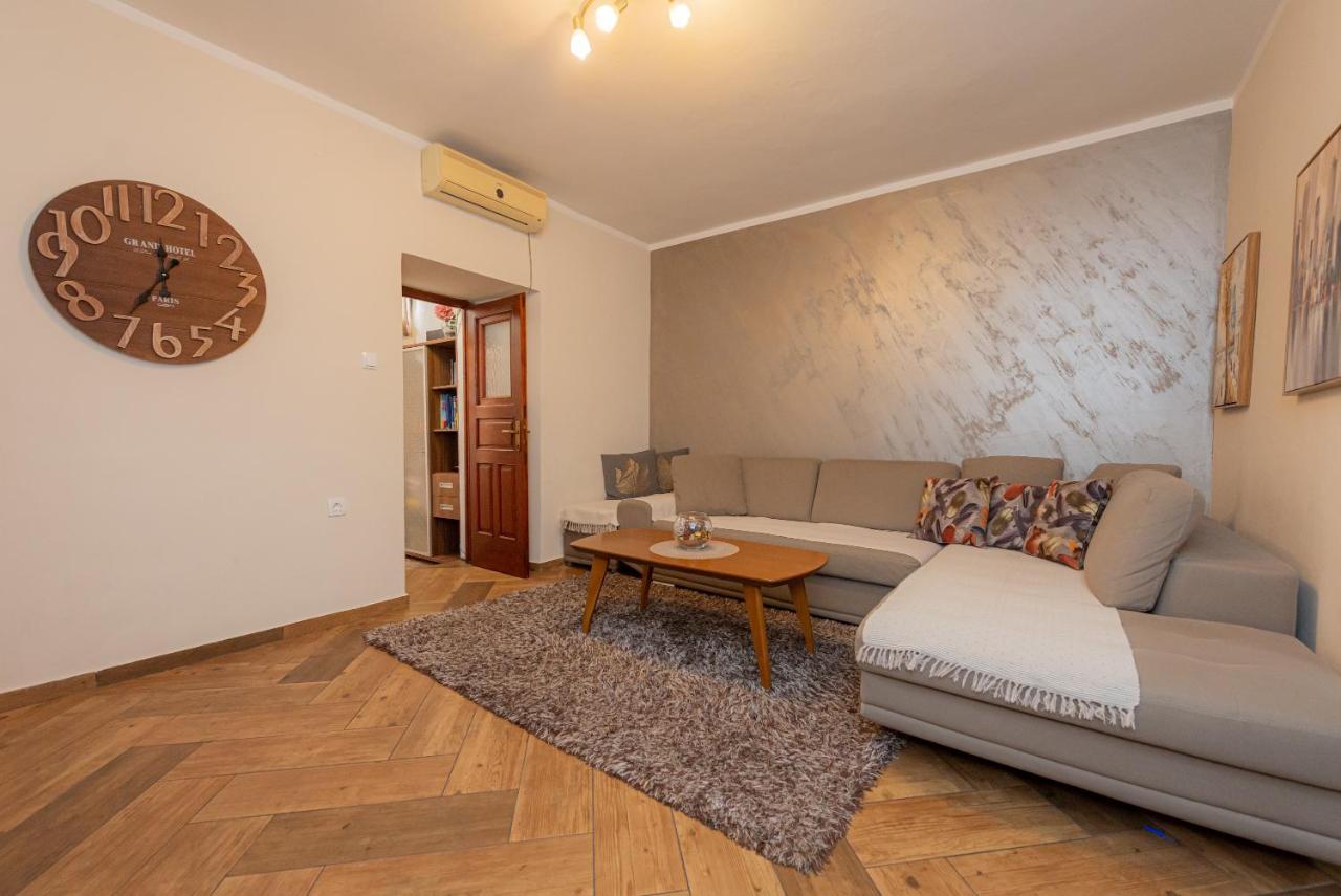 Sea Front 171 Apartment Kotor Exterior photo