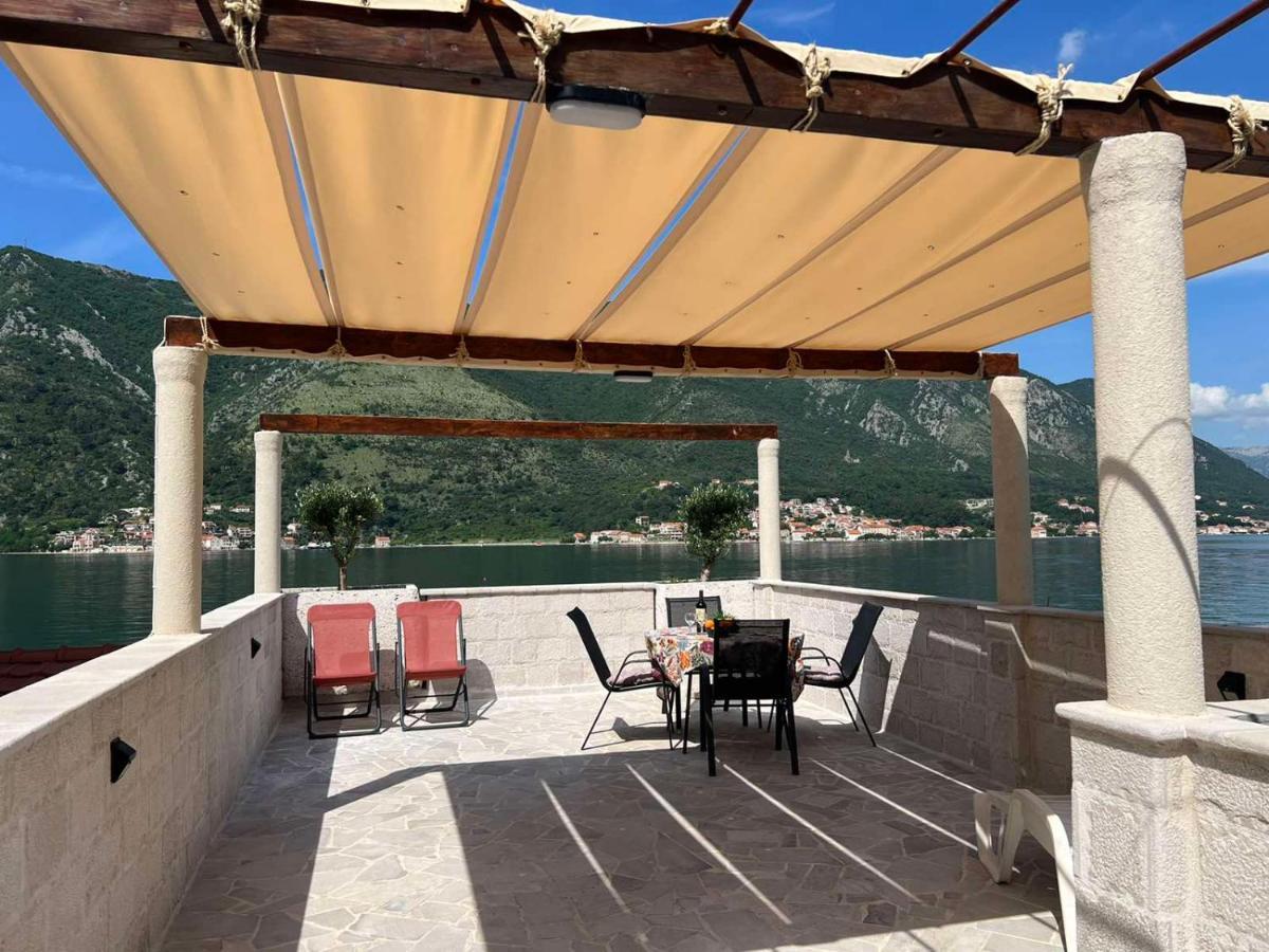 Sea Front 171 Apartment Kotor Exterior photo