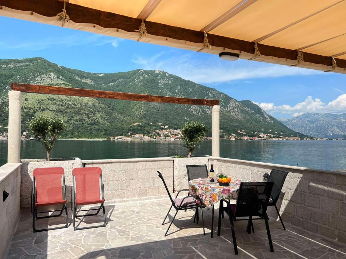 Sea Front 171 Apartment Kotor Exterior photo